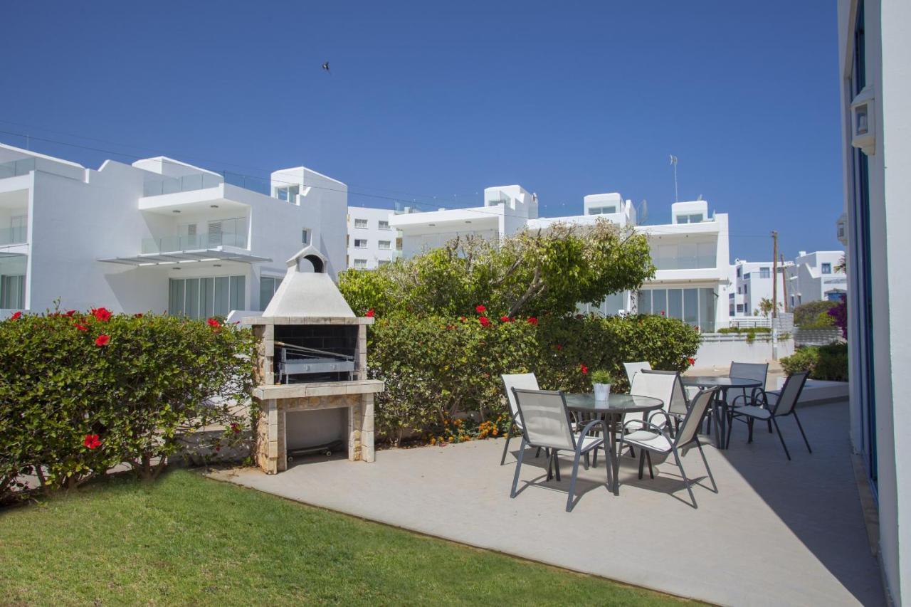 Protaras Seafront Villa Infinte Aretousa Eksteriør billede